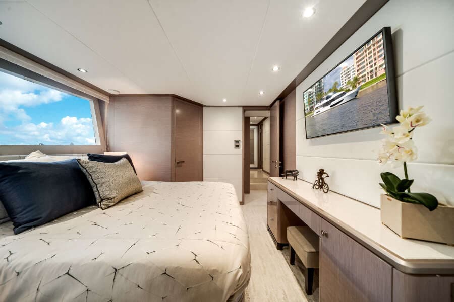 2022 Ocean Alexander 32L