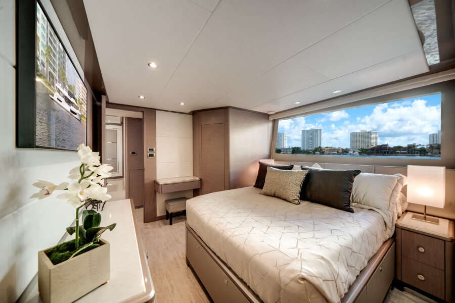 2022 Ocean Alexander 32L