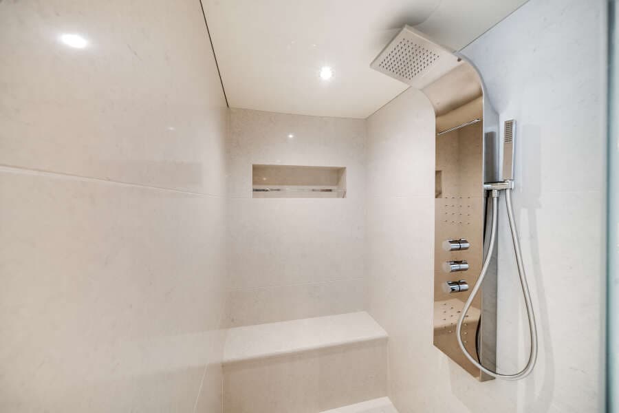 2022 Ocean Alexander 32L