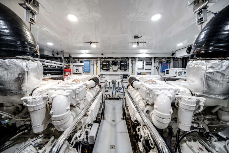 2022 Ocean Alexander 32L