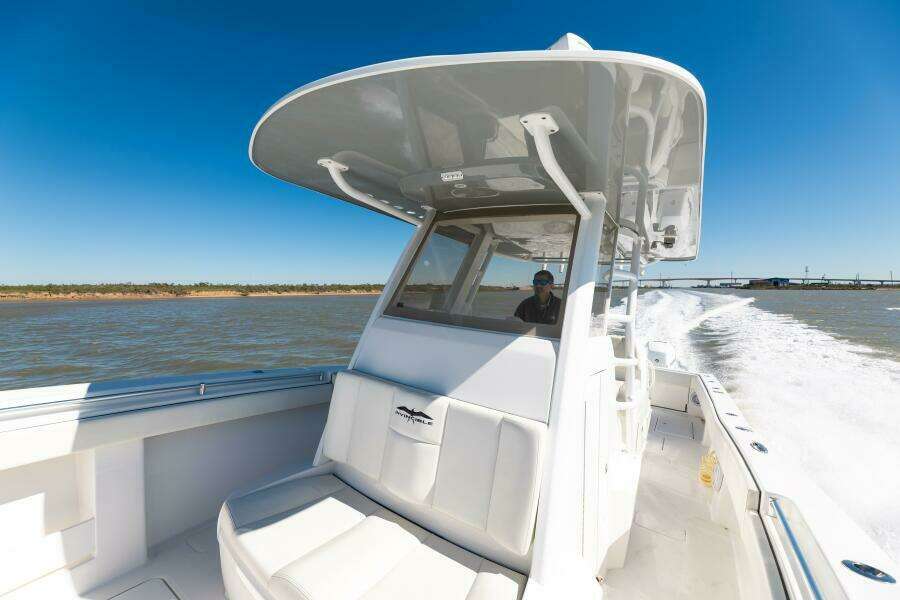 2019 Invincible 39 Open