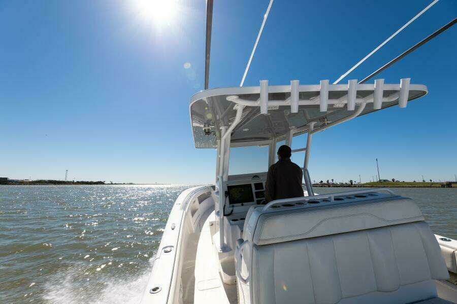 2019 Invincible 39 Open