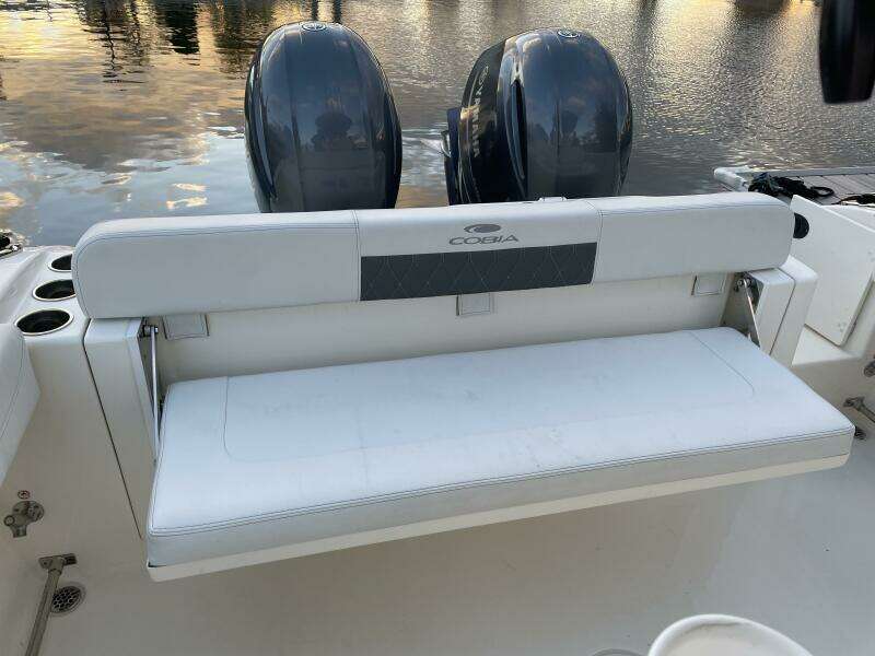 2022 Cobia 28