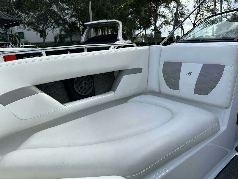 2020 Four Winns HD 240 OB