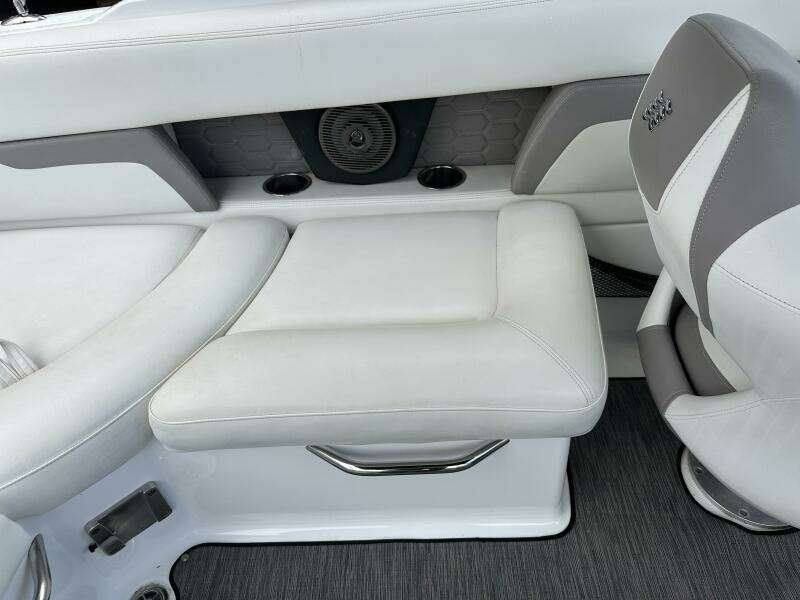 2020 Four Winns HD 240 OB