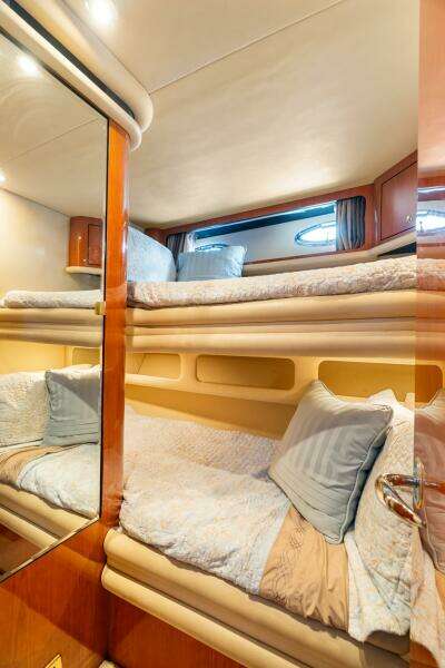 2001 Sea Ray 540 Cockpit Motor Yacht