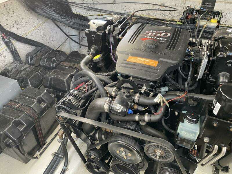 2003 Rinker 342 Fiesta Vee