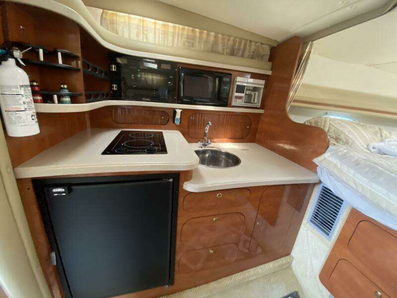 2003 Rinker 342 Fiesta Vee