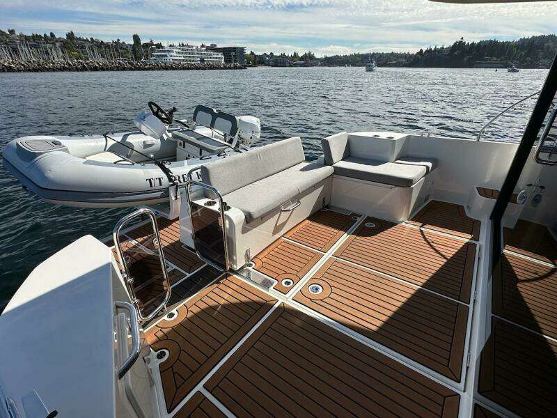 2024 Beneteau Swift Trawler 41 Sedan