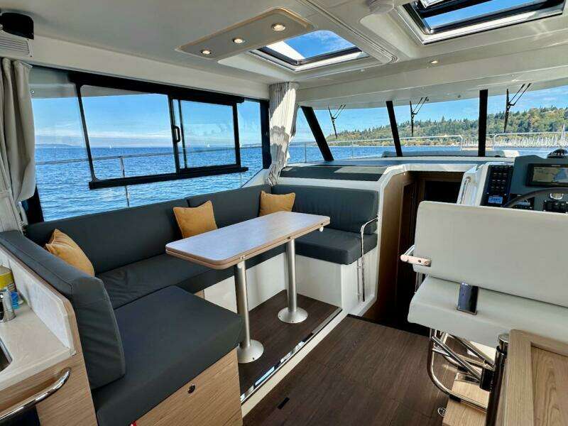 2024 Beneteau Swift Trawler 41 Sedan