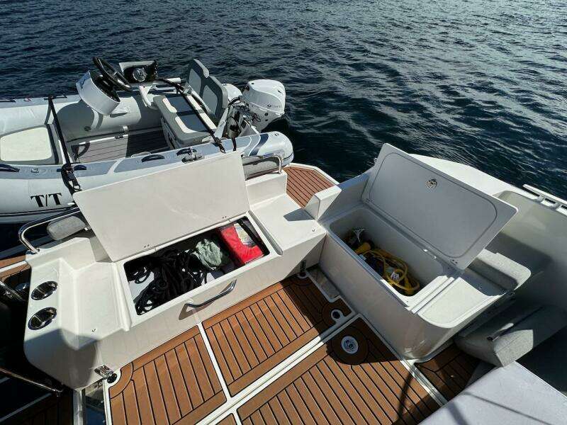 2024 Beneteau Swift Trawler 41 Sedan