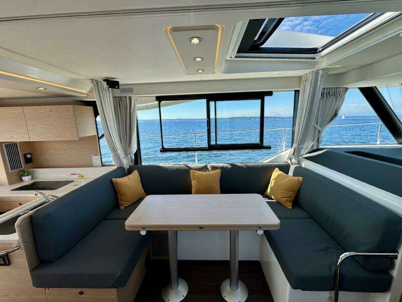 2024 Beneteau Swift Trawler 41 Sedan