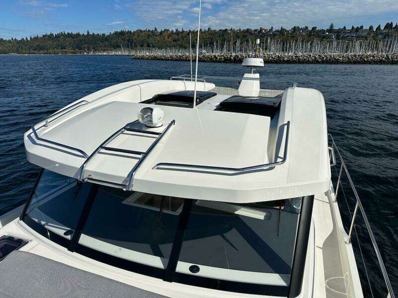 2024 Beneteau Swift Trawler 41 Sedan