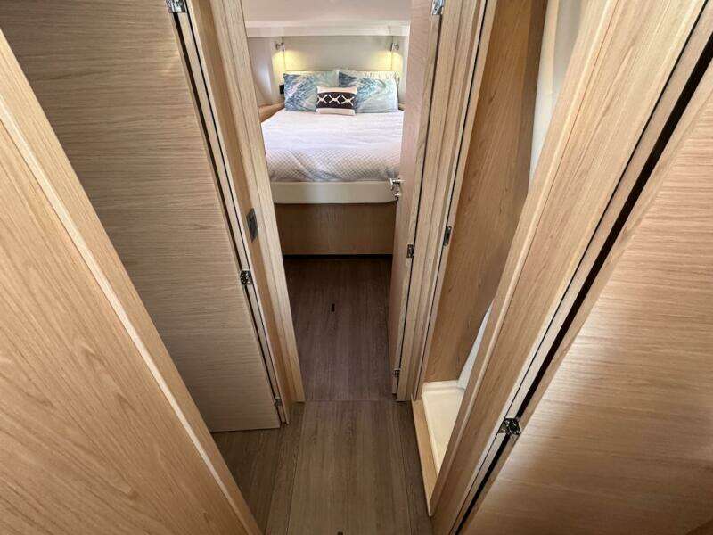 2024 Beneteau Swift Trawler 41 Sedan