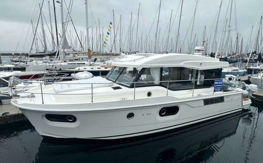 2024 Beneteau Swift Trawler 41 Sedan