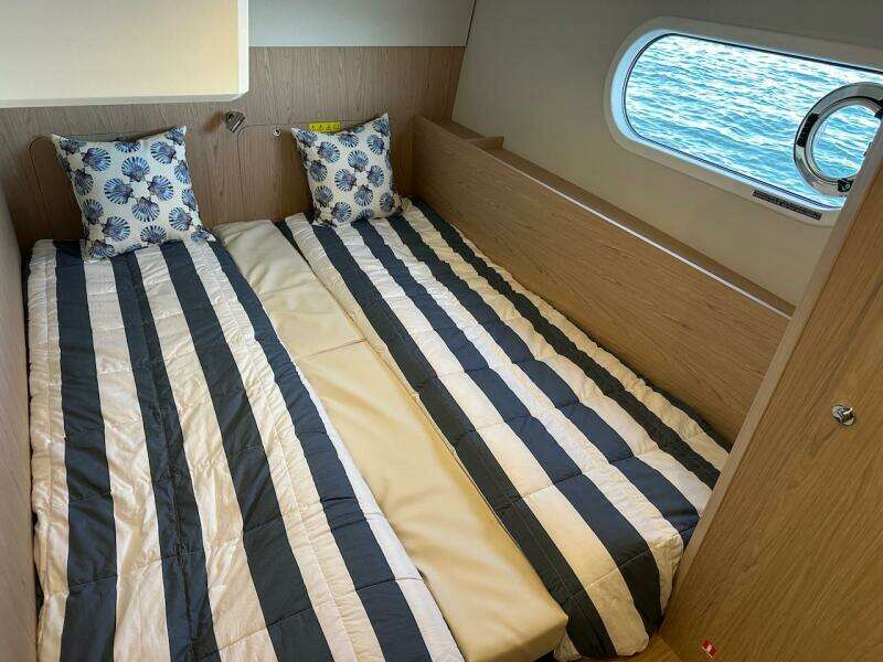 2024 Beneteau Swift Trawler 41 Sedan