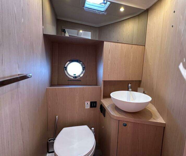 2024 Beneteau Swift Trawler 41 Sedan