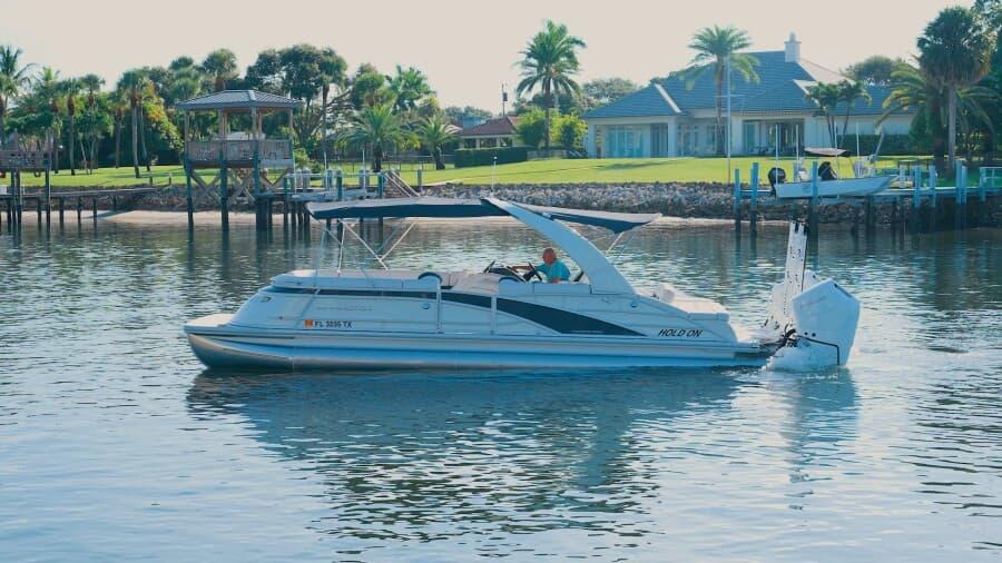 2024 Bennington QSBAX2 Swingback