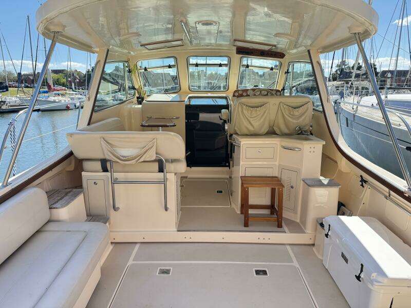 2004 Island Packet 360 Hardtop Express Cruiser