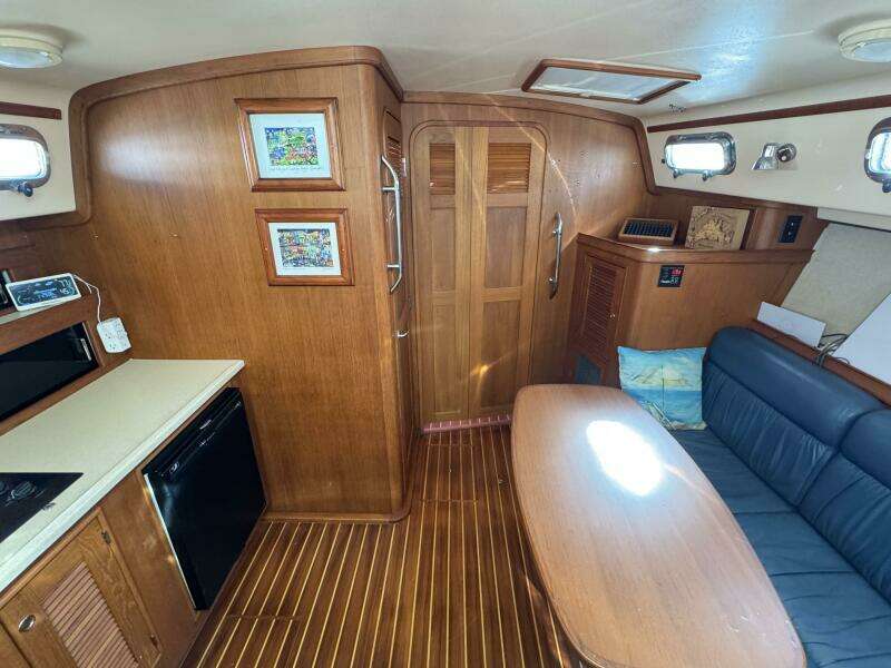 2004 Island Packet 360 Hardtop Express Cruiser