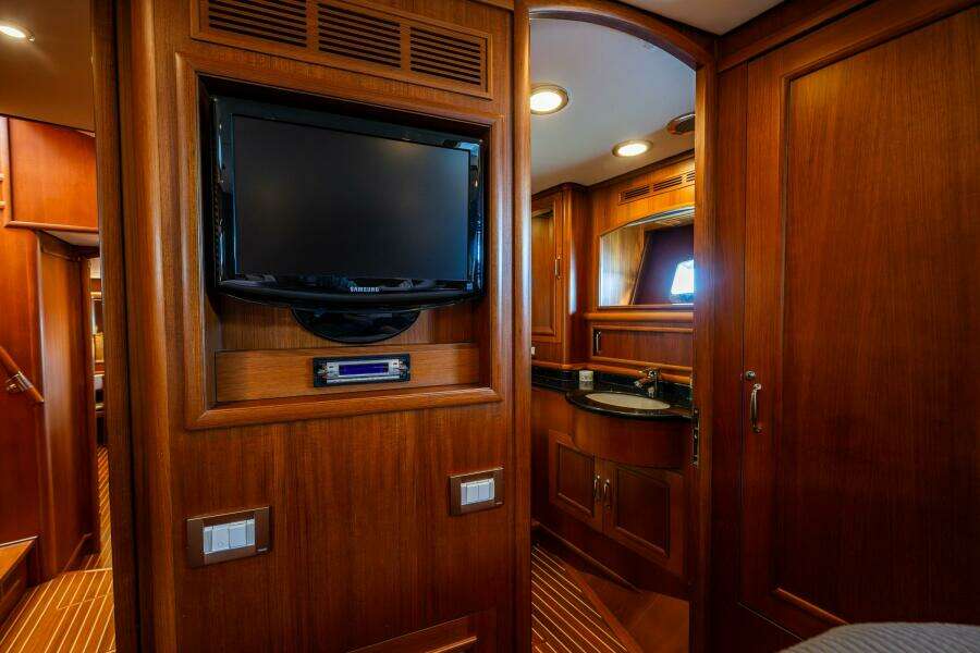 2007 Grand Banks 59 Aleutian Raised Pilothouse