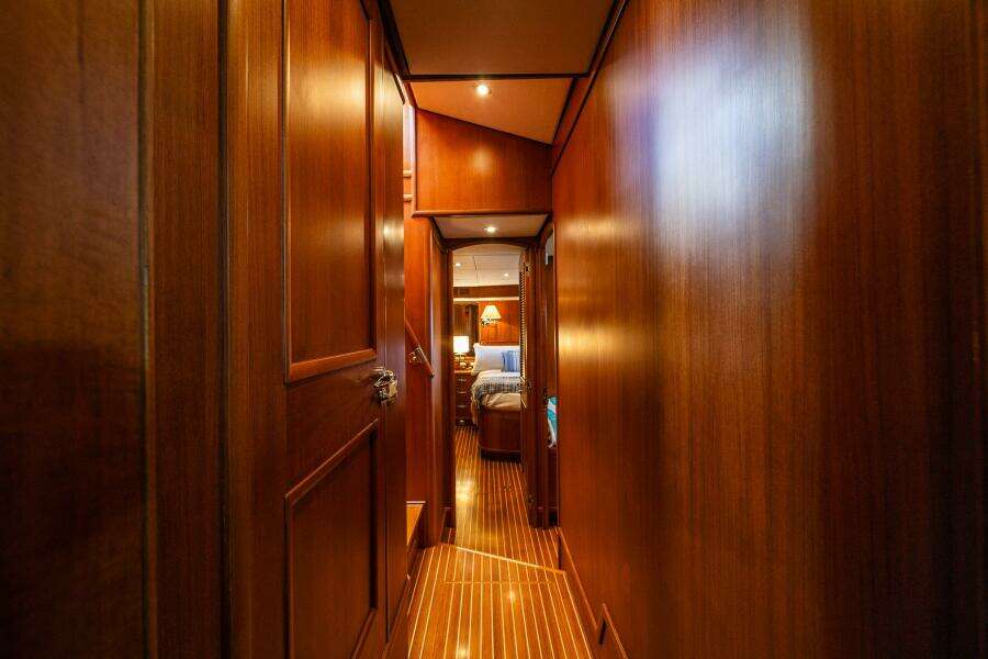 2007 Grand Banks 59 Aleutian Raised Pilothouse