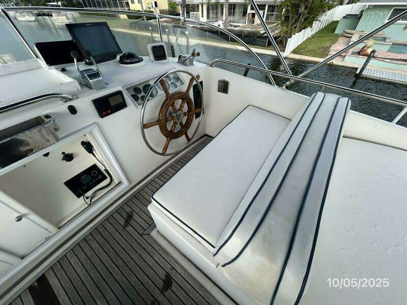 42' Grand Banks flybridge helm1