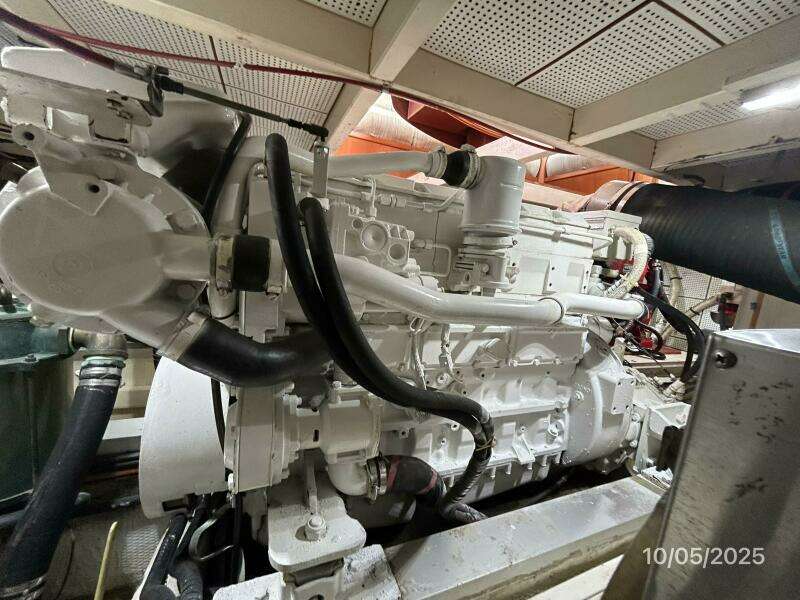 42' Grand Banks port main engine1