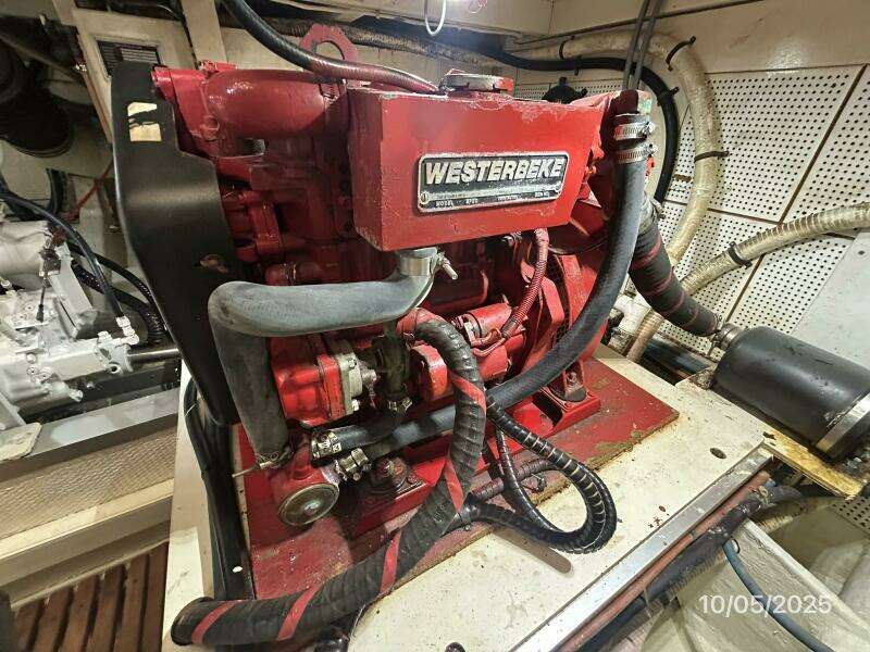 42' Grand Banks generator2