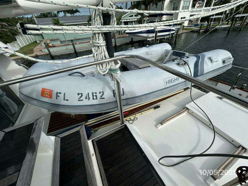 42' Grand Banks tender1