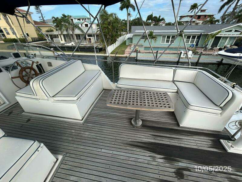 42' Grand Banks flybridge starboard