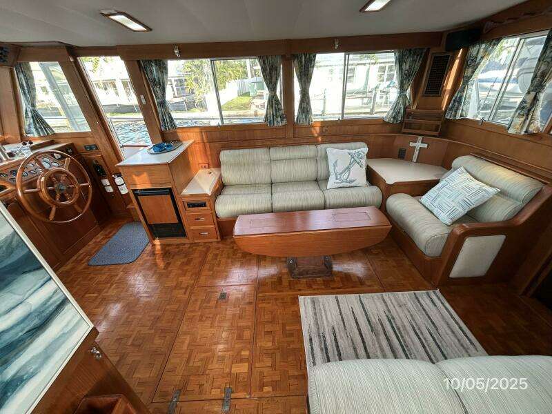42' Grand Banks salon starboard