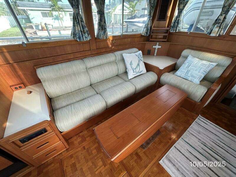 42' Grand Banks salon starboard aft seating