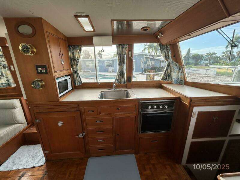42' Grand Banks galley2