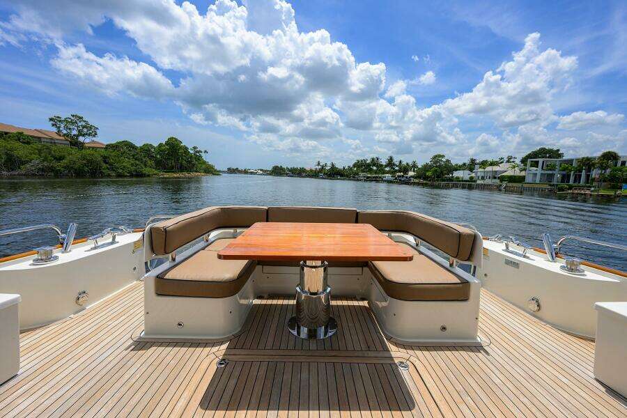 Aft Deck Seating & Table