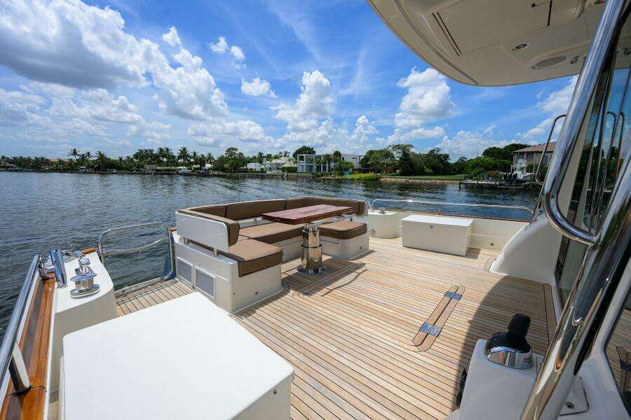 Cockpit & Aft Seating