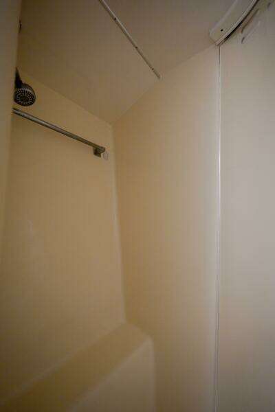 1994 Hatteras 46 Convertible- CHANGE ORDER- Guest Head