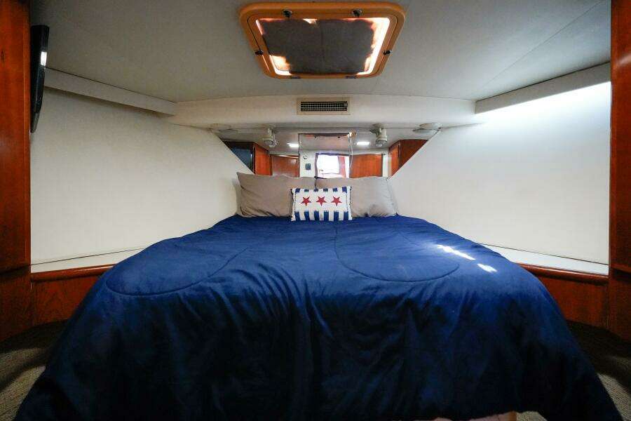 1994 Hatteras 46 Convertible- CHANGE ORDER- Master Stateroom