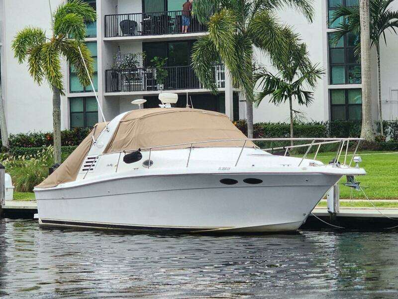 2000 Sea Ray 330 Express Cruiser