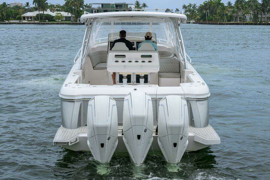 Intrepid 41 - Aft Profile