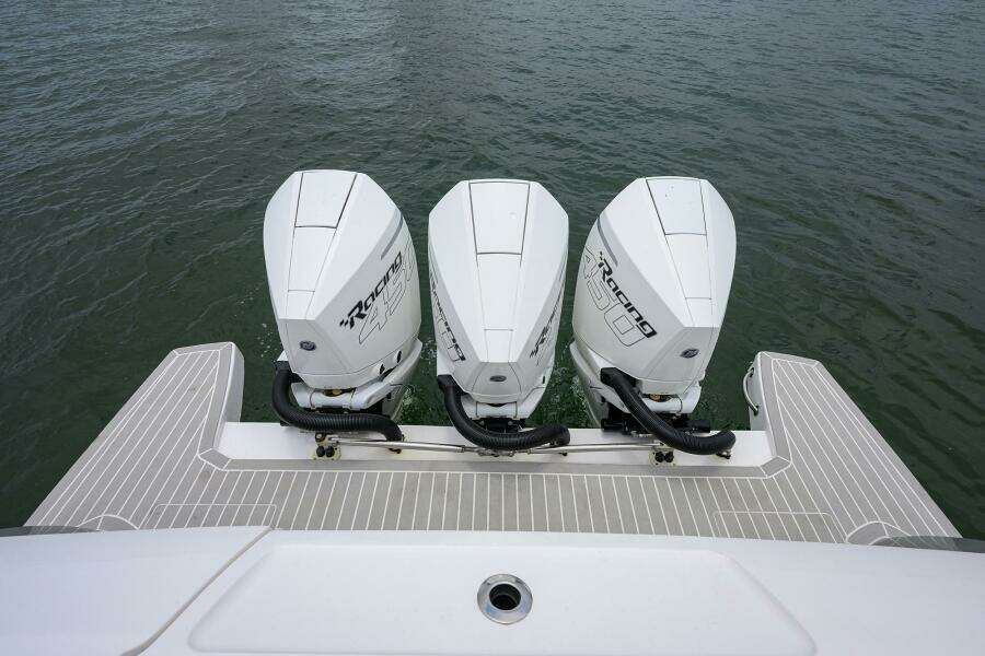 Intrepid 41 - Mercury Engines