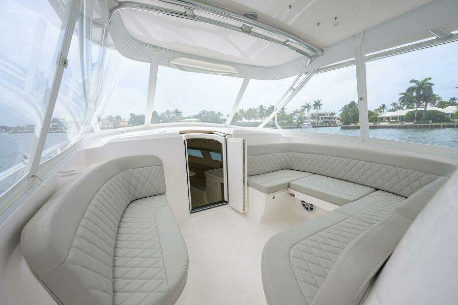Intrepid 41 - Bow Seating