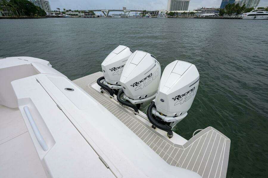 Intrepid 41 - Mercury Engines