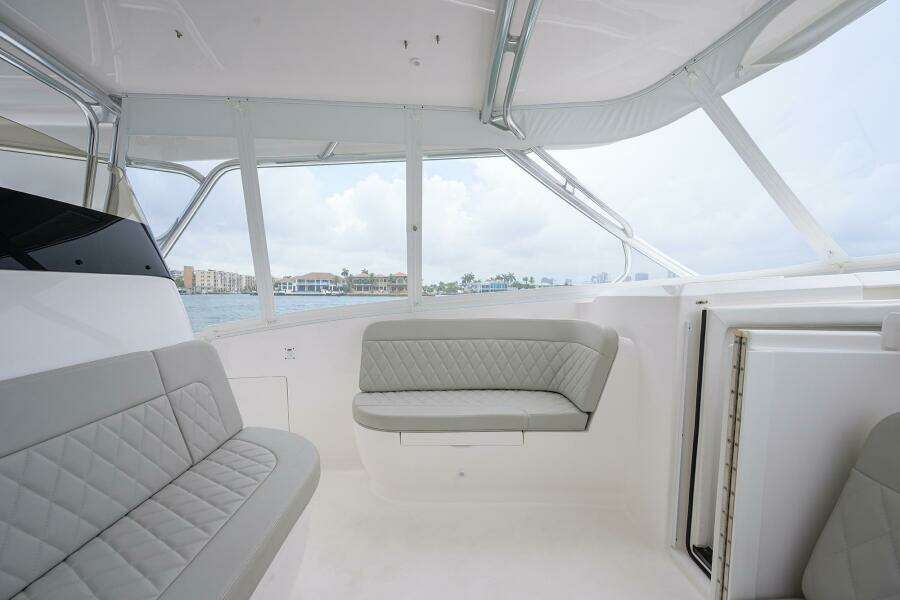 Intrepid 41 - Bow Seating