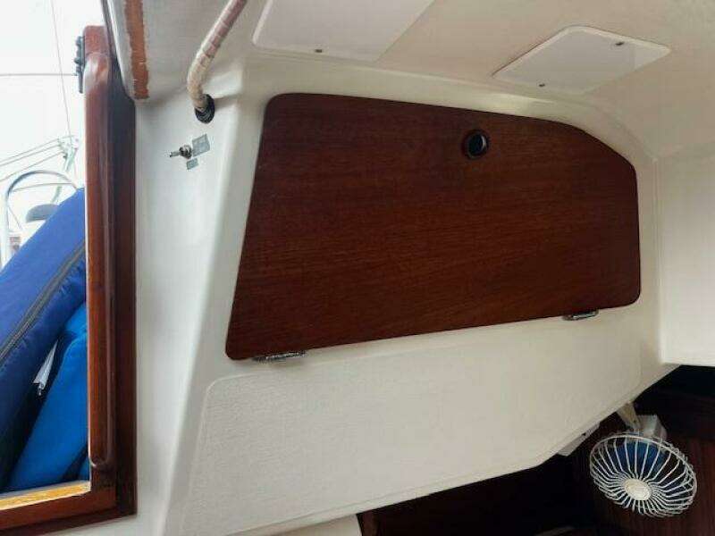 Port hatch aft access