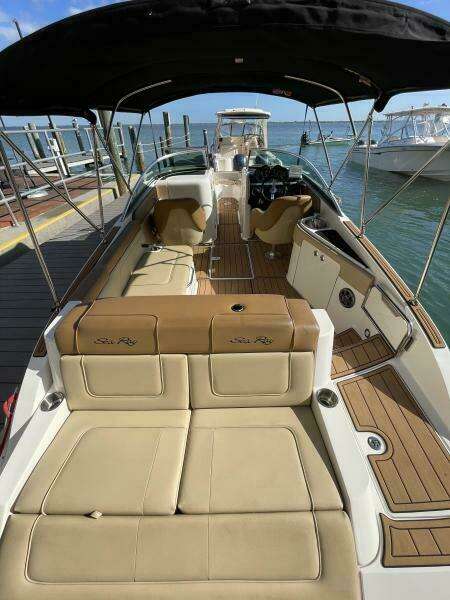 2014 Sea Ray 260 SunDeck