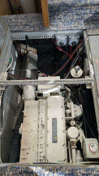 1994 Carver 370 AFT CABIN