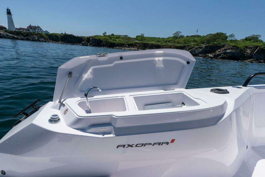 2026 Axopar Cross Cabin