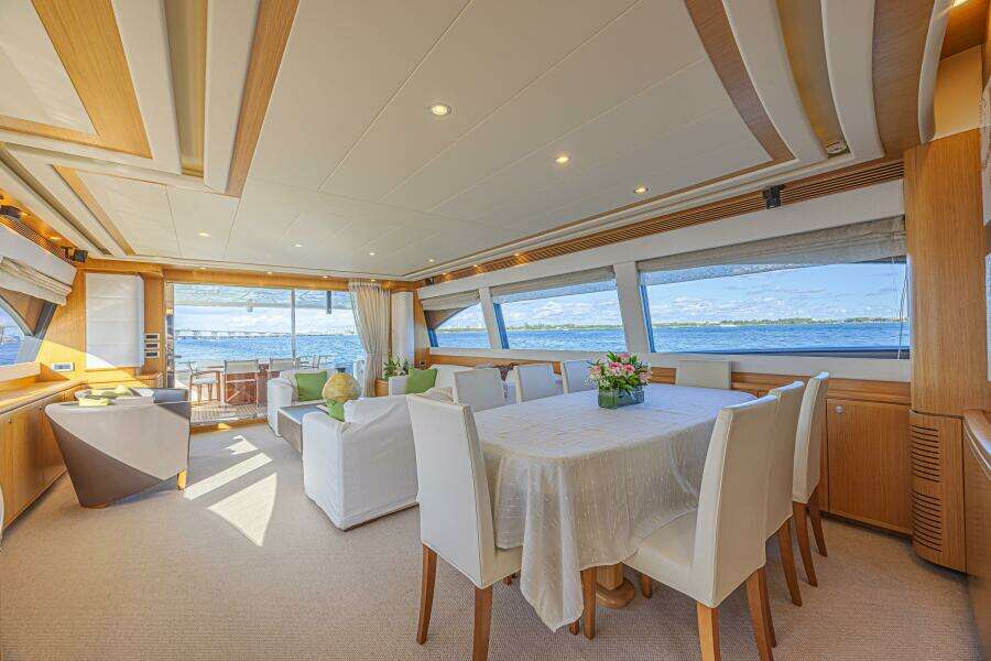 2011 Ferretti Yachts 830