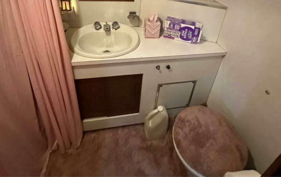 1974 Hatteras 58 Yachtfish